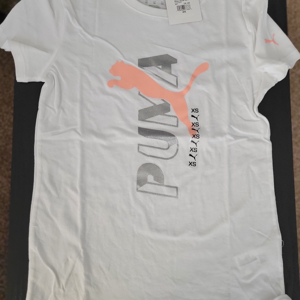 Pumas t shirt